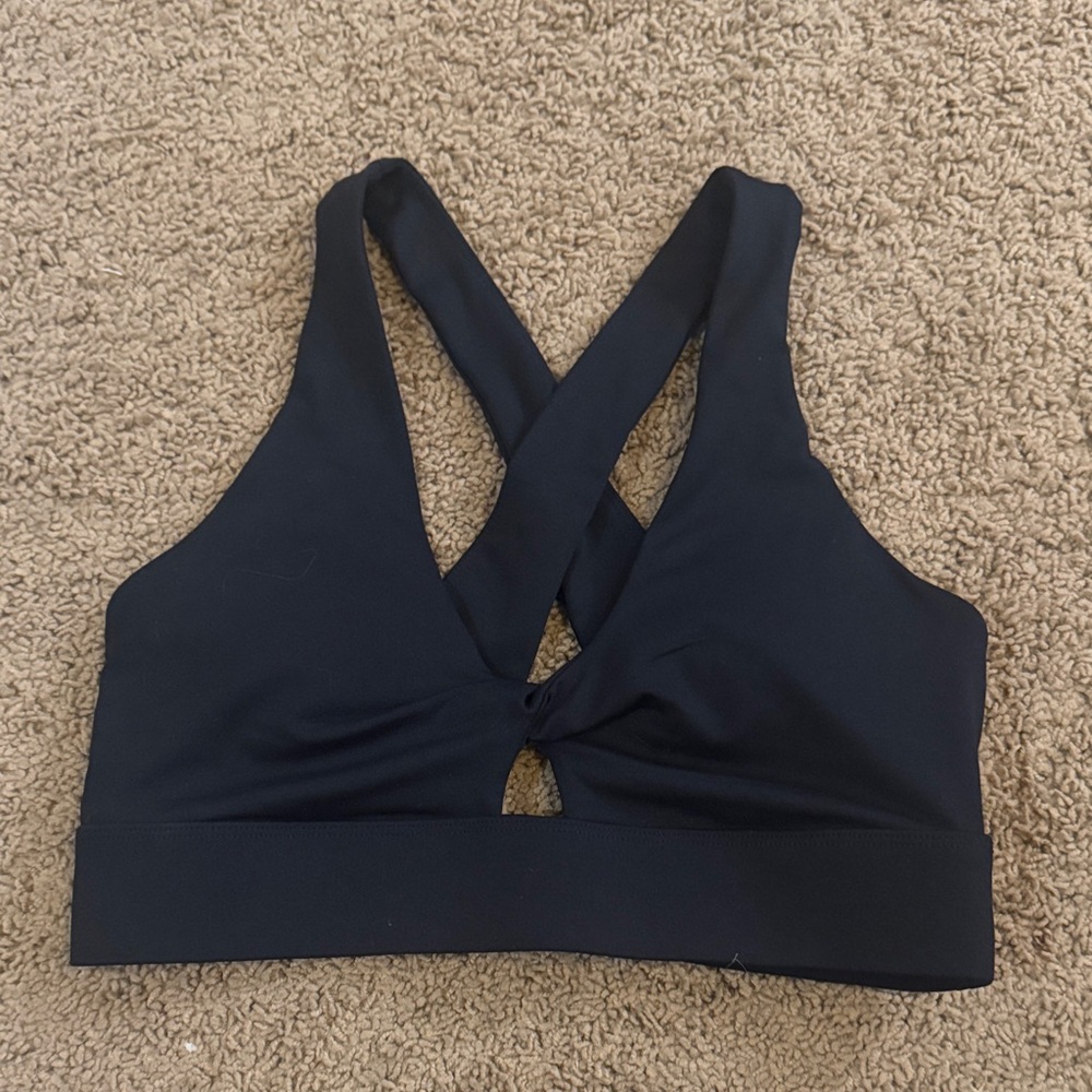 Black Fabletics Oasis Twist Medium Impact Sports Bra (Medium)